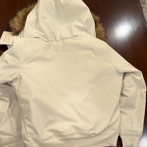 Hollister Cream Bomber Jacket with Faux Fur Hood Sz M - Picture 11 of 16